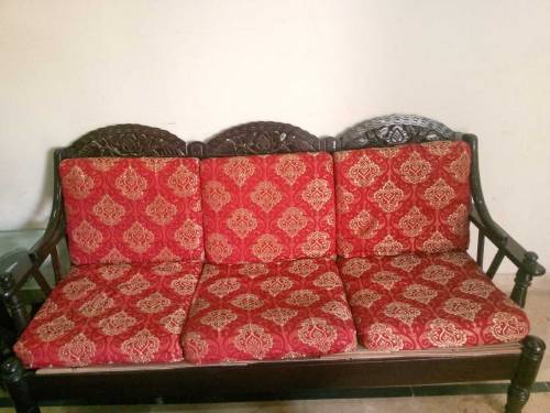 Sofa set 5 seater and 2 sofa come bed new condition 