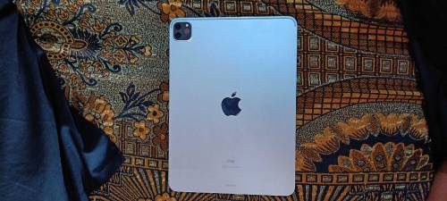 iPad Pro 3 generation 11 inch 128 GB condition 10 by 10