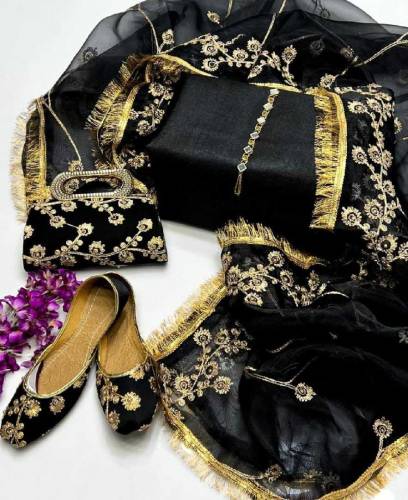 woman collection embroidered suit