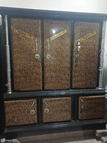 Brand New safe Almari and peeta for sale 