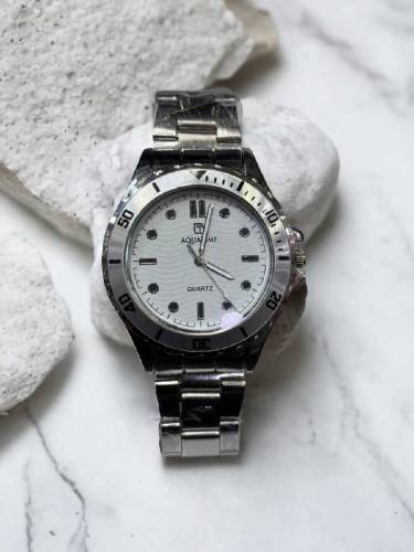 Men's stylish quartz round dial stainless steel watch 